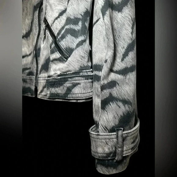 White House Black Market grey and black animal print moto jacket - Picture 4 of 9